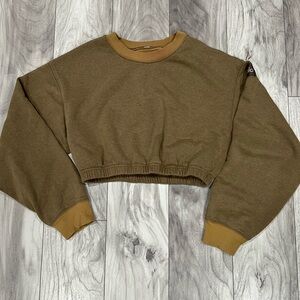 ALO Yoga Devotion Cropped Sweatshirt💛